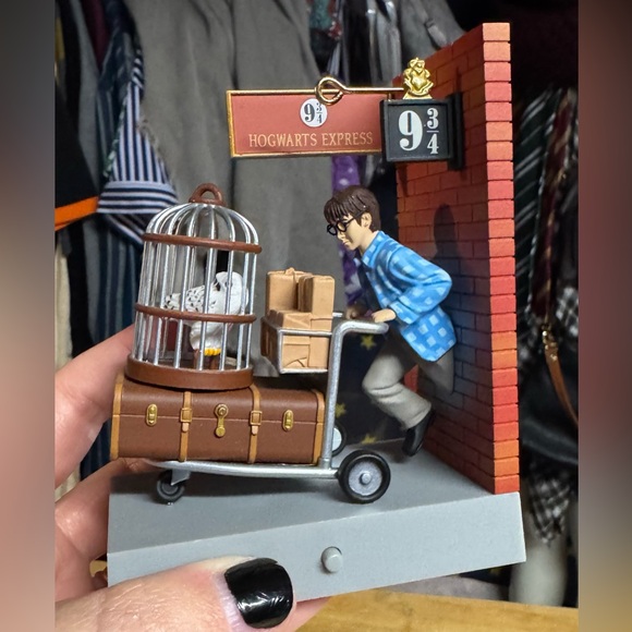 Hogwarts Express Ornament - Picture 4 of 5